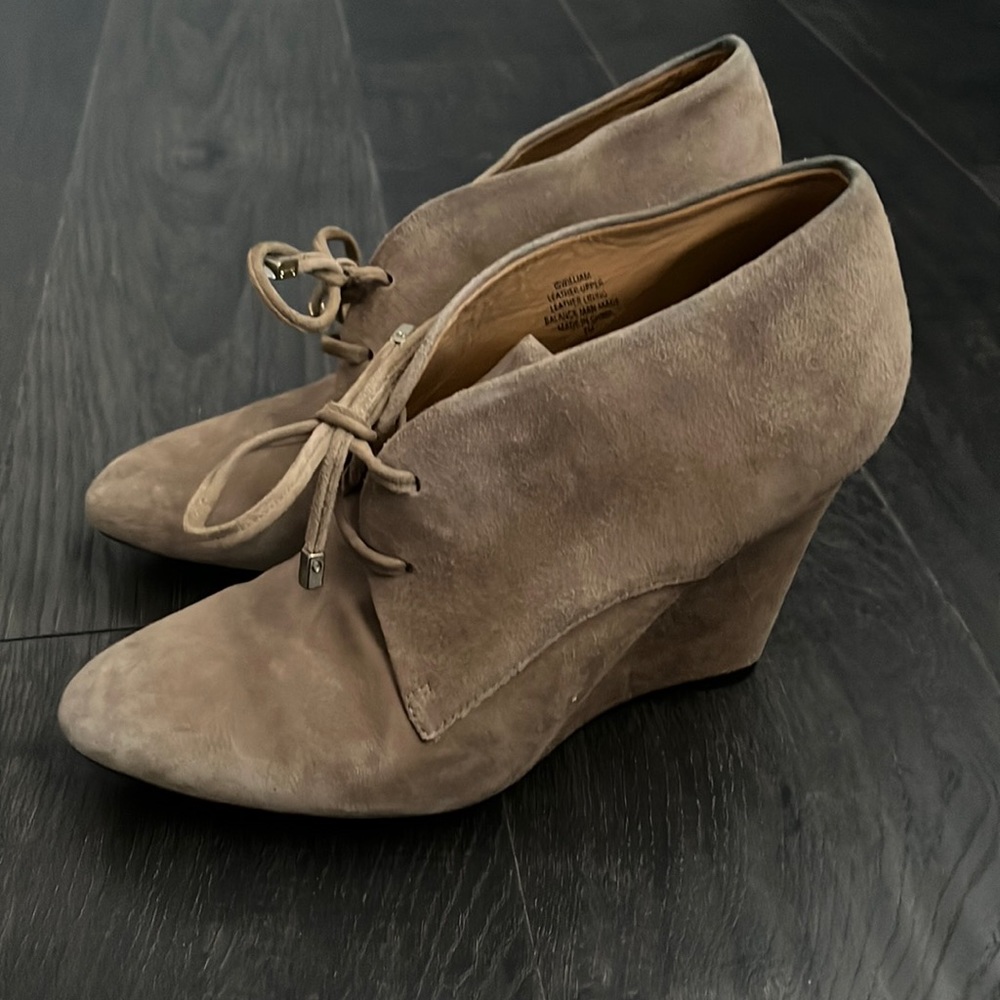 Isaac Mizrahi Wedge Bootie - 7